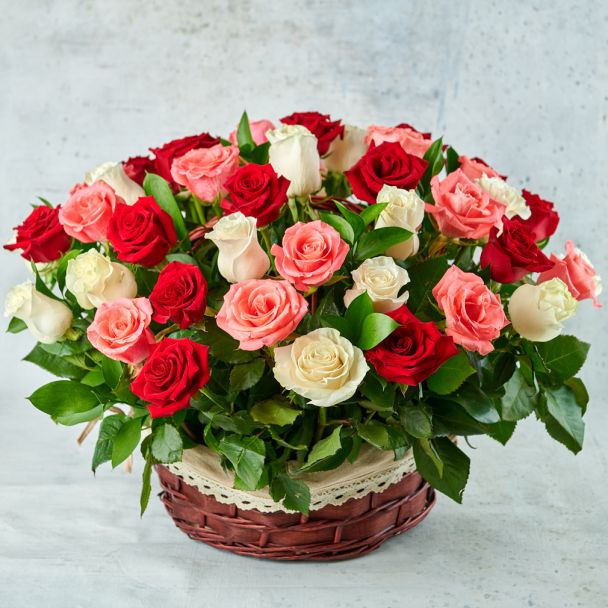 Корзина из 51 розы