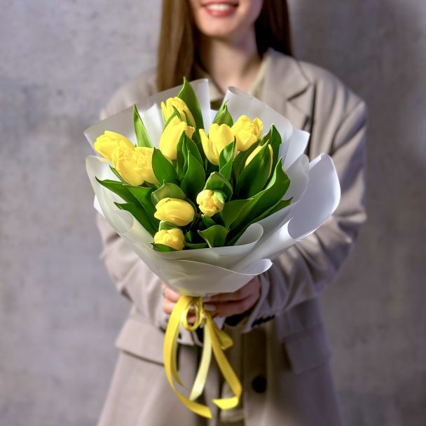 Букет из 11 желтых тюльпанов