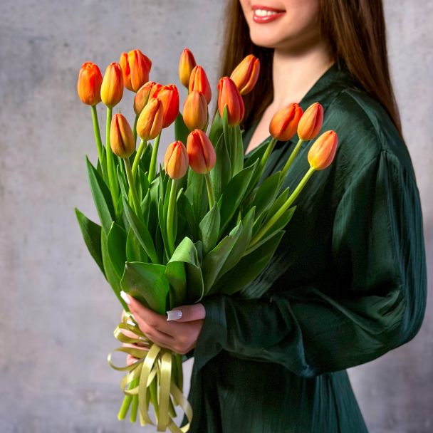 Букет из 17 оранжевых тюльпанов