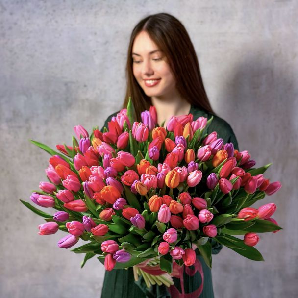 Букет из 101 тюльпана