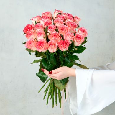 Букет из 25 розовых Российских роз